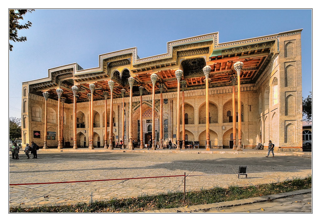 🕌 Bolo Hauz Mosque