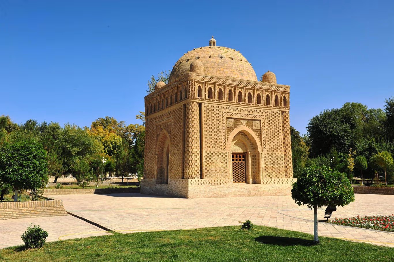 🏛️ Ismoil Samani Mausoleum